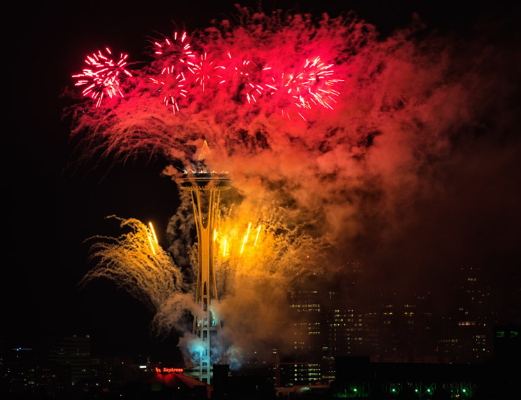 Space Needle Fireworks NYE