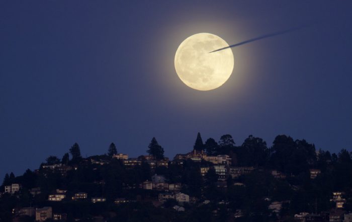 Last Full Moon of 2020 over Oakland, California